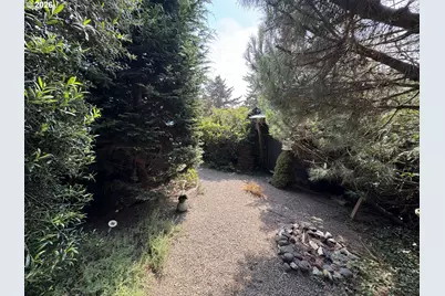 4596 Foulweather St, Florence, OR 97439 - Photo 23