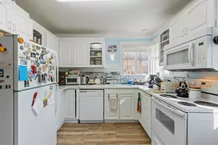 1189 Elrod Ave, Coos Bay, OR 97420 - Photo 7