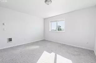 790 St Charles St, Eugene, OR 97402 - Photo 15