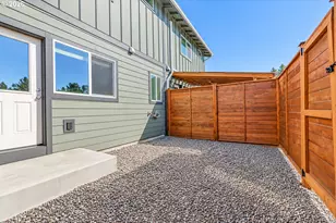 790 St Charles St, Eugene, OR 97402 - Photo 15