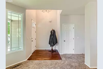 14094 SW Viewpoint Ct, Portland, OR 97224 - Photo 5