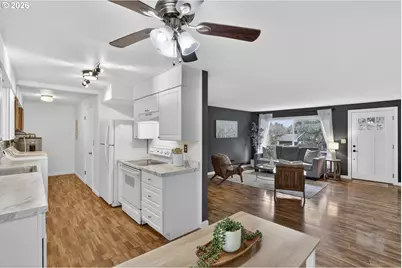 290 N 4th St, Saint Helens, OR 97051 - Photo 9