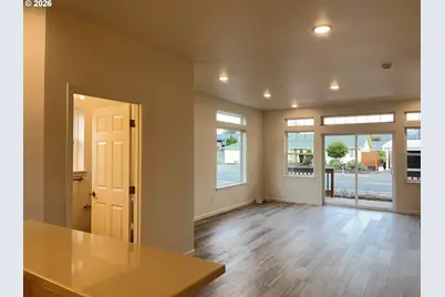 1447 37th St, Florence, OR 97439 - Photo 9