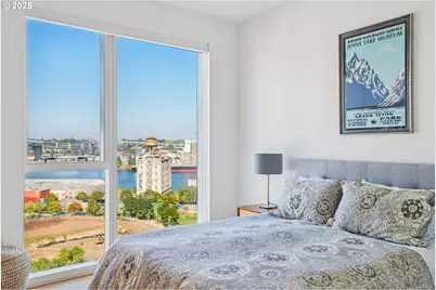 1075 NW Northrup St #1012, Portland, OR 97209 - Photo 21