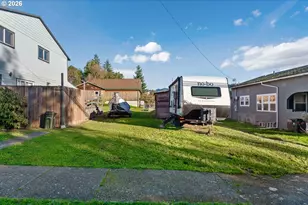 703 C St, Myrtle Point, OR 97458 - Photo 13