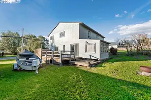 703 C St, Myrtle Point, OR 97458 - Photo 7