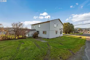 703 C St, Myrtle Point, OR 97458 - Photo 3