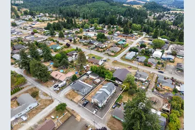 1740 Spruce St, Myrtle Point, OR 97458 - Photo 7