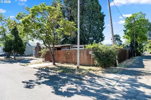 1004 S Grape St, Medford, OR 97501 - Photo 19