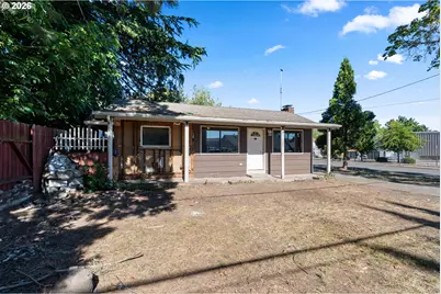 1004 S Grape St, Medford, OR 97501 - Photo 1