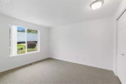 355 S King St, Salem, OR 97302 - Photo 13