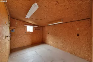 1199 N Terry St, Eugene, OR 97402 - Photo 31