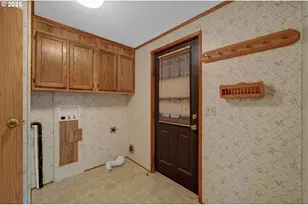 1199 N Terry St, Eugene, OR 97402 - Photo 21