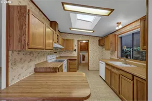 1199 N Terry St, Eugene, OR 97402 - Photo 5