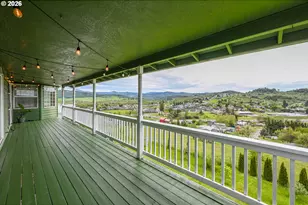208 Jamie Loop, Roseburg, OR 97471 - Photo 9