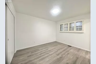 18505 SE Clinton St, Gresham, OR 97030 - Photo 15