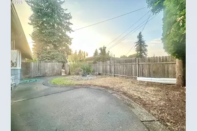 18505 SE Clinton St, Gresham, OR 97030 - Photo 33