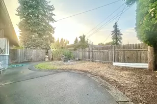 18505 SE Clinton St, Gresham, OR 97030 - Photo 33