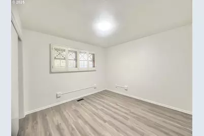 18505 SE Clinton St, Gresham, OR 97030 - Photo 17