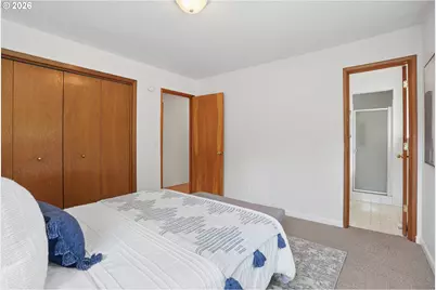 1733 SW Custer St, Portland, OR 97219 - Photo 17