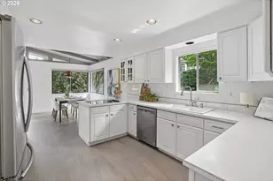 1733 SW Custer St, Portland, OR 97219 - Photo 3