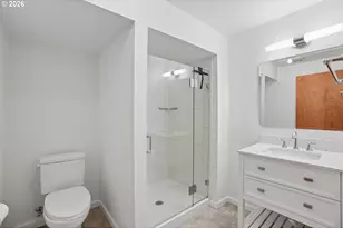 1733 SW Custer St, Portland, OR 97219 - Photo 23