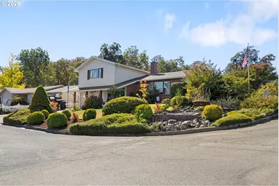 2196 NW Andrea St, Roseburg, OR 97471 - Photo 3