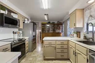 2196 NW Andrea St, Roseburg, OR 97471 - Photo 19