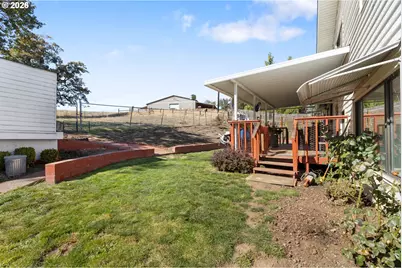 2196 NW Andrea St, Roseburg, OR 97471 - Photo 41