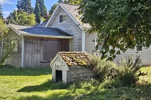 32697 S Meridian Rd, Woodburn, OR 97071 - Photo 9