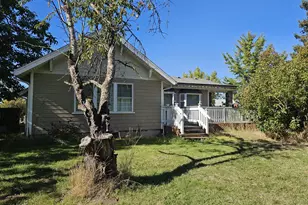 32697 S Meridian Rd, Woodburn, OR 97071 - Photo 3