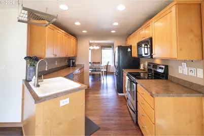 1937 Summerfield Ct, Albany, OR 97321 - Photo 11