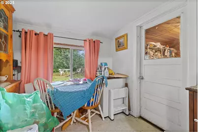 33930 E Hist Columbia River Hwy, Corbett, OR 97019 - Photo 13