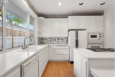 16121 NW Canterwood Way, Portland, OR 97229 - Photo 23