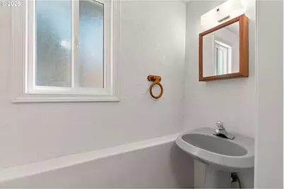 305 S 68th Pl, Springfield, OR 97478 - Photo 21