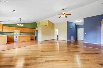 8103 NE 166th Ave, Vancouver, WA 98682 - Photo 5