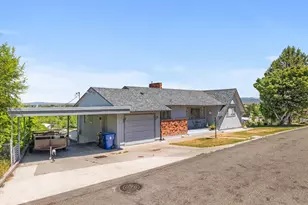 300 Hillcrest Dr, Baker City, OR 97814 - Photo 5