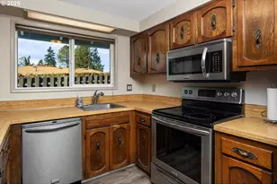 18320 Chris Ct, Gladstone, OR 97027 - Photo 11