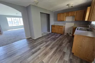 340 NW Elizabeth Ave, Winston, OR 97496 - Photo 5