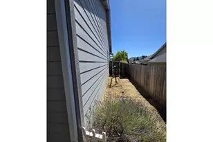 340 NW Elizabeth Ave, Winston, OR 97496 - Photo 7