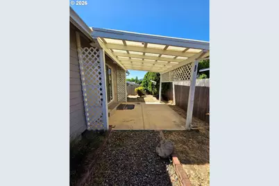 340 NW Elizabeth Ave, Winston, OR 97496 - Photo 9