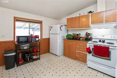 310 Pitney Ln #25, Junction City, OR 97448 - Photo 7