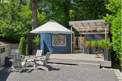 1046 SW Palatine St, Portland, OR 97219 - Photo 39
