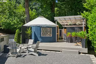 1046 SW Palatine St, Portland, OR 97219 - Photo 39