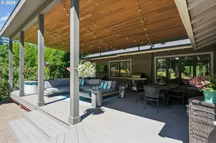 1046 SW Palatine St, Portland, OR 97219 - Photo 33