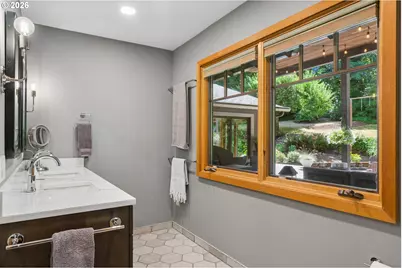 1046 SW Palatine St, Portland, OR 97219 - Photo 19