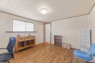 208 7th St, Myrtle Point, OR 97458 - Photo 35