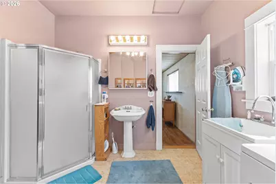 208 7th St, Myrtle Point, OR 97458 - Photo 33