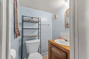 208 7th St, Myrtle Point, OR 97458 - Photo 41