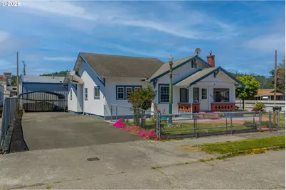 208 7th St, Myrtle Point, OR 97458 - Photo 3
